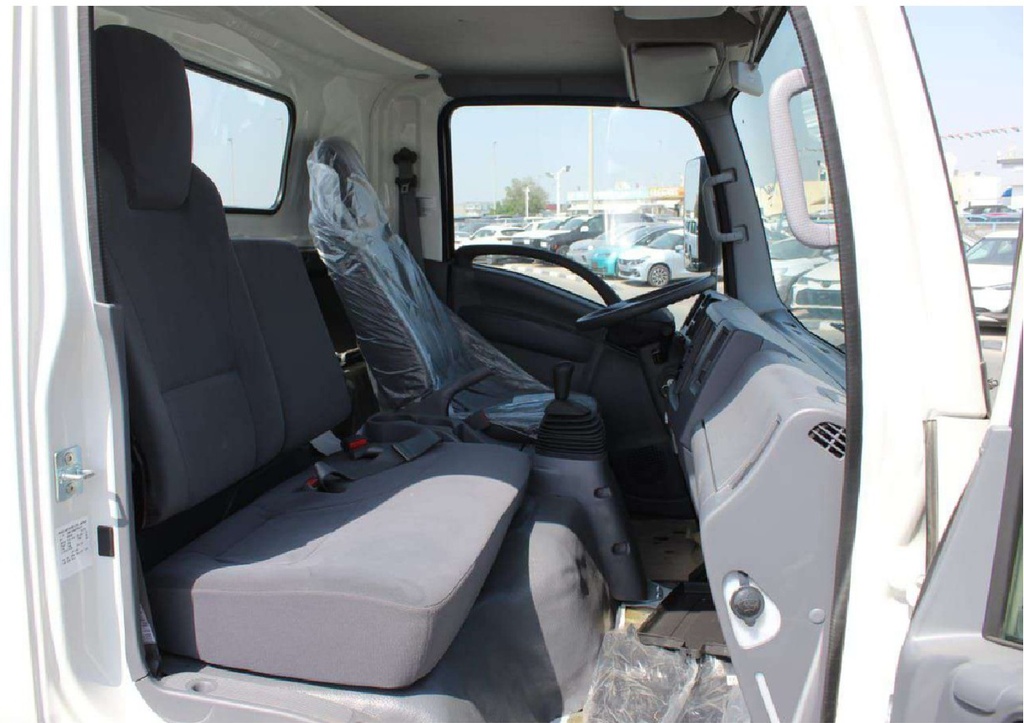 ISUZU NPR 71H CHASSIS TRUCK - 4T
