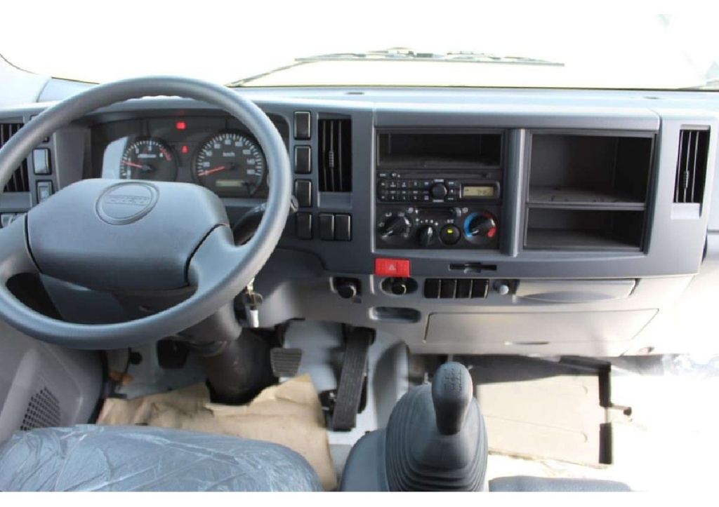 ISUZU NPR 71H CHASSIS TRUCK - 4T