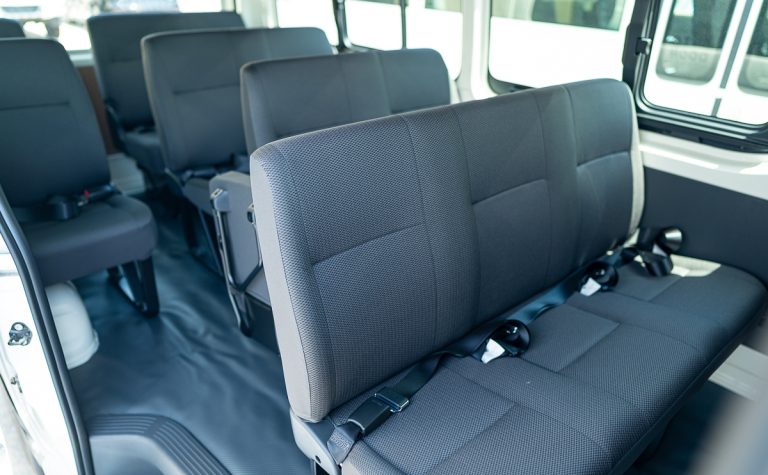HIACE 2.5L DIESEL (15 PLACES)