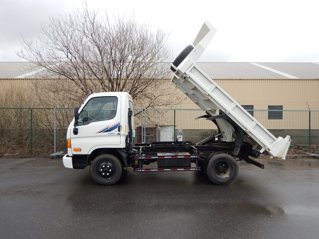 HYUNDAI HD65 DUMP TRUCK A/C - 4T